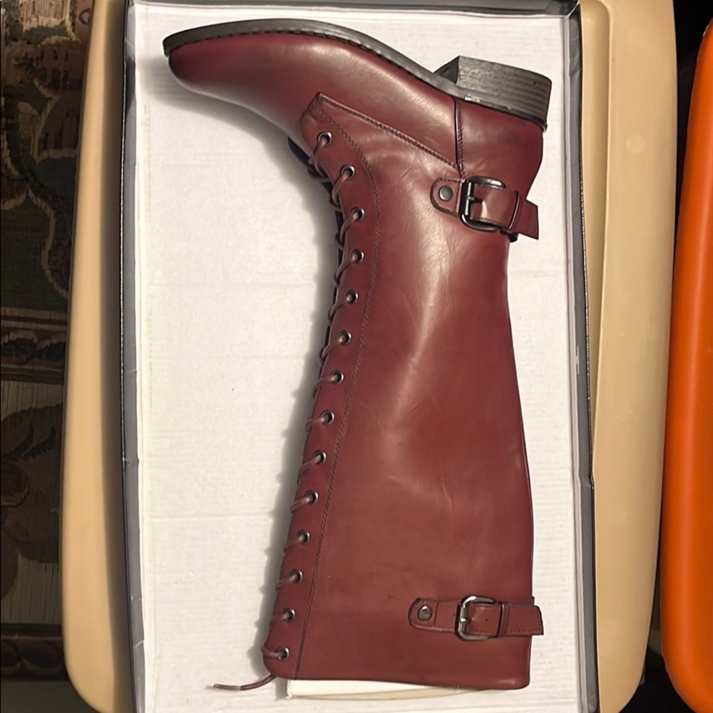 Wanted Cocktail Burgundy size 7.5